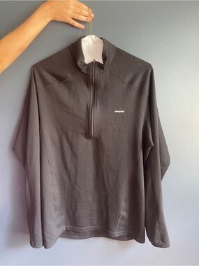 Patagonia Men’s Black Half-Zip Pullover Sweater